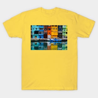 BOATS and BUILDINGS KEELUNG HARBOR T-Shirt